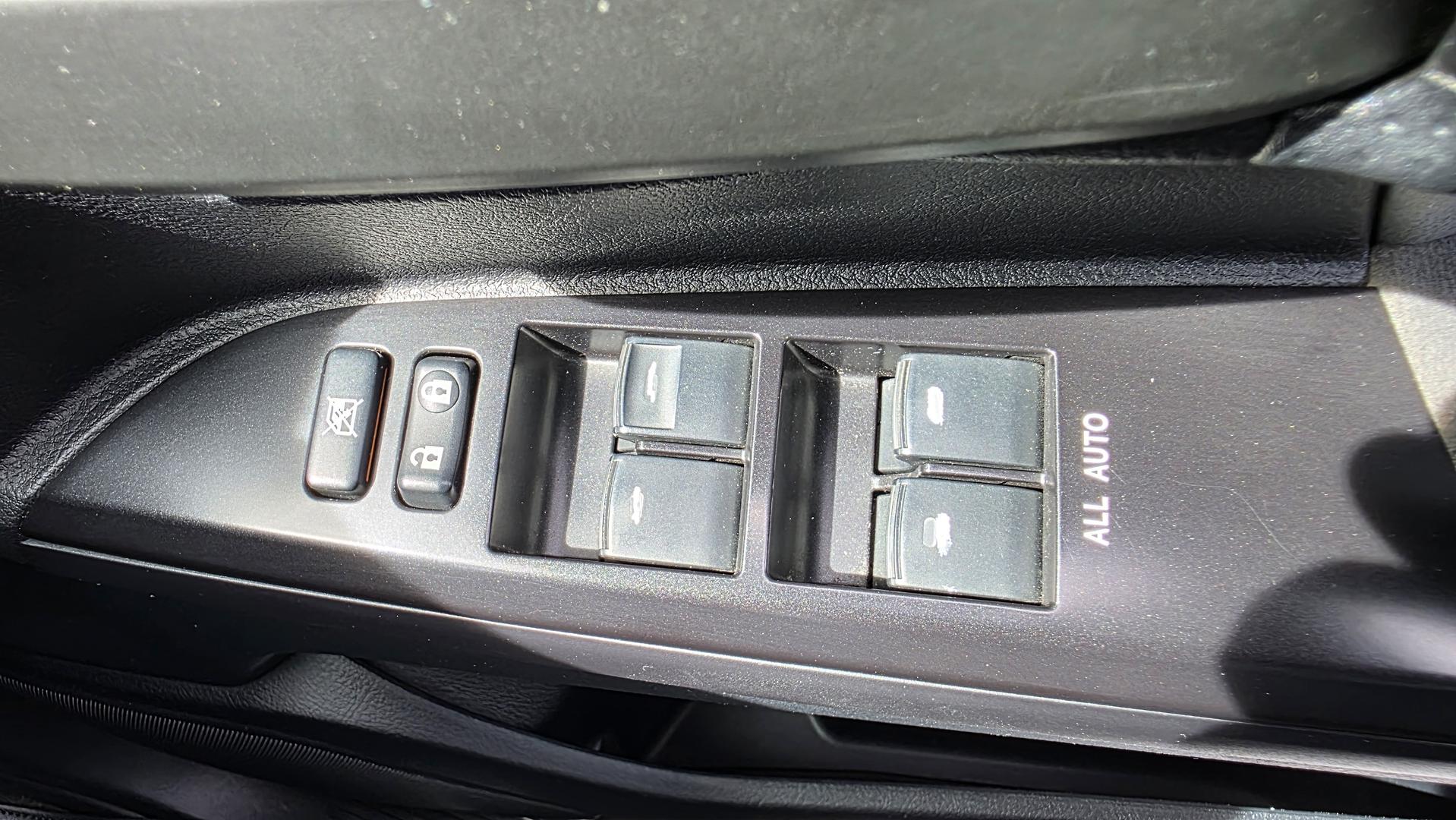 2015 MY14 Toyota LandCruiser VDJ200R GXL SUV Image 26
