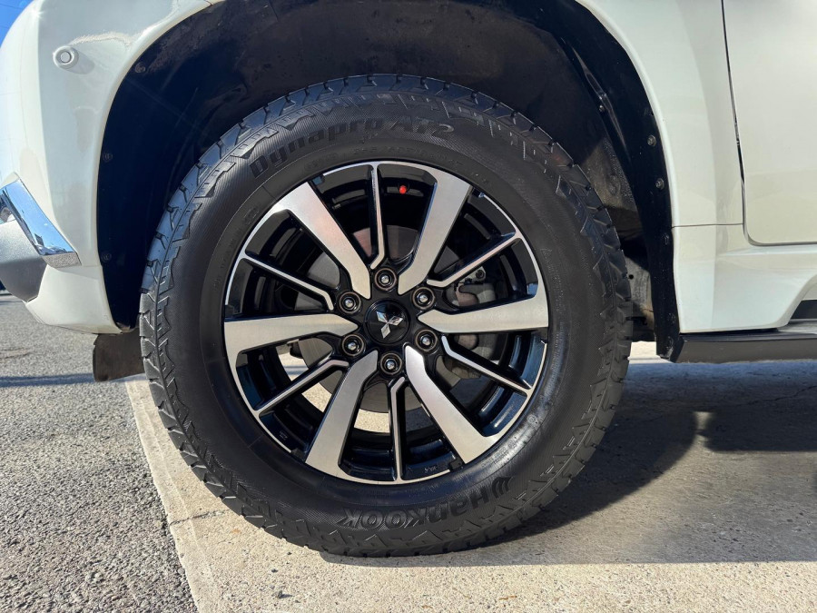 2017 Mitsubishi Pajero Sport QE Exceed SUV Image 24