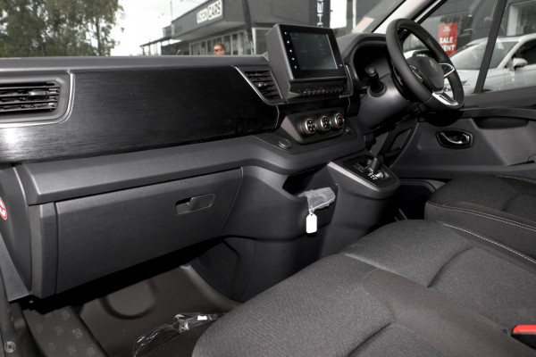 2026 Renault Trafic X82 Pro Van image 9