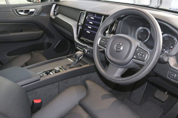 2020 MY21 Volvo XC60 UZ D4 Momentum Suv Image 5