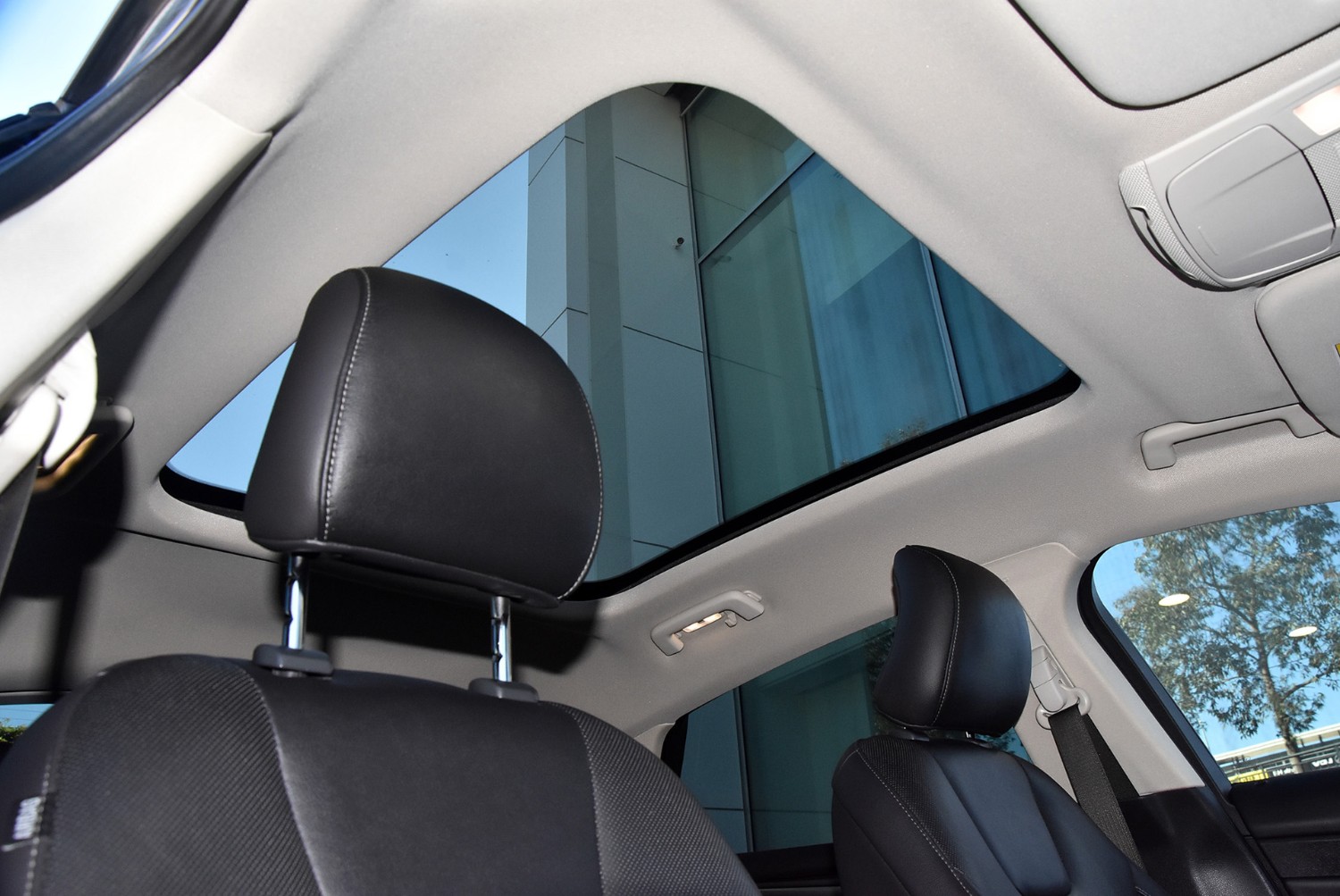 2015 Ford Mondeo MD Titanium Hatch Image 14