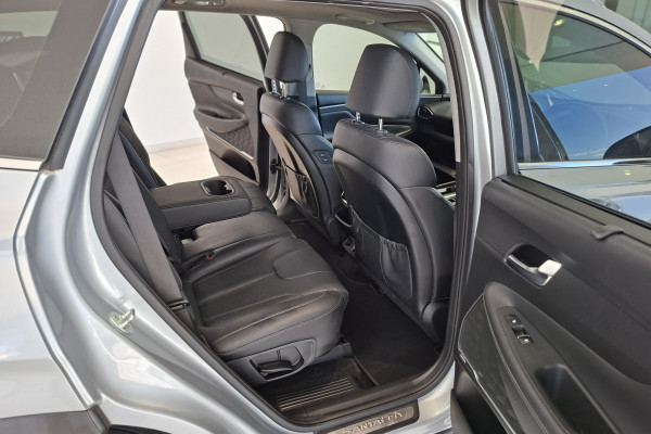 2018 Hyundai Santa Fe DM5 Series II Highlander SUV Image 11