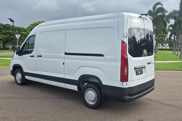 2026 MY25 LDV Deliver 9  Mid Roof LWB Van Image 11