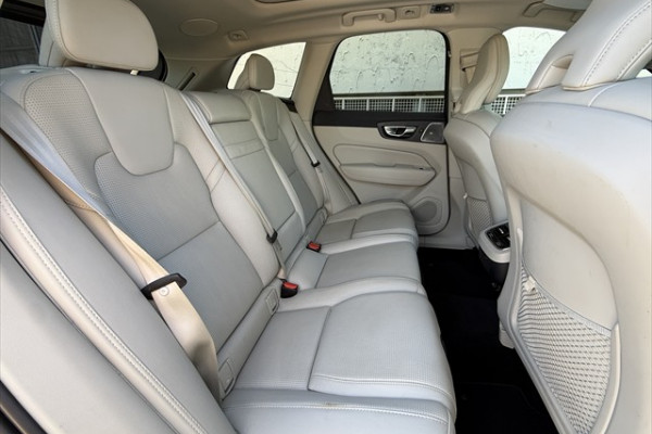 2020 Volvo XC60 UZ D4 Inscription SUV Image 13