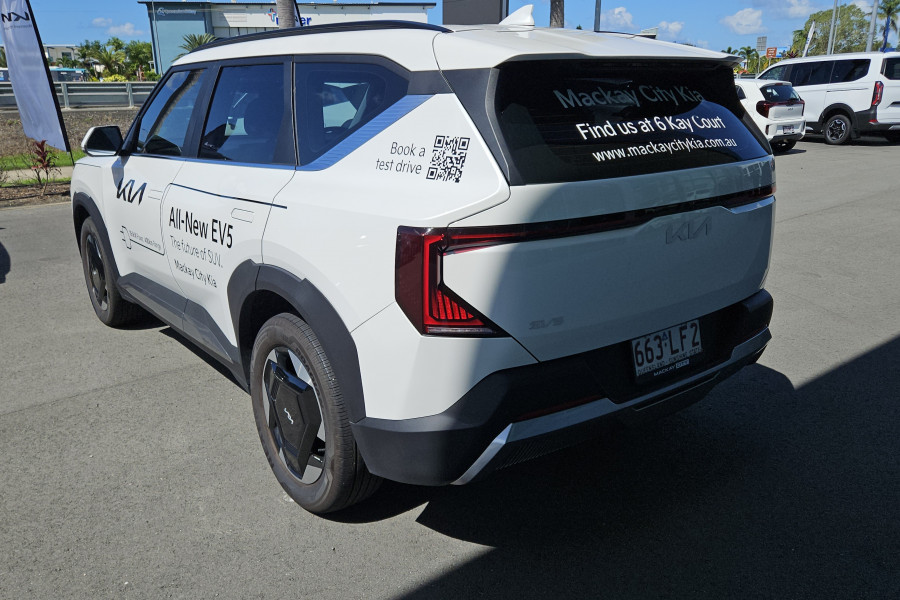 2024 MY25 Kia EV5 OVc Air Long Range SUV Image 7
