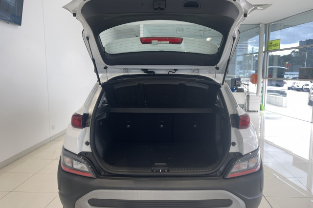 2022 Hyundai KONA OS.V4  SUV Image 8