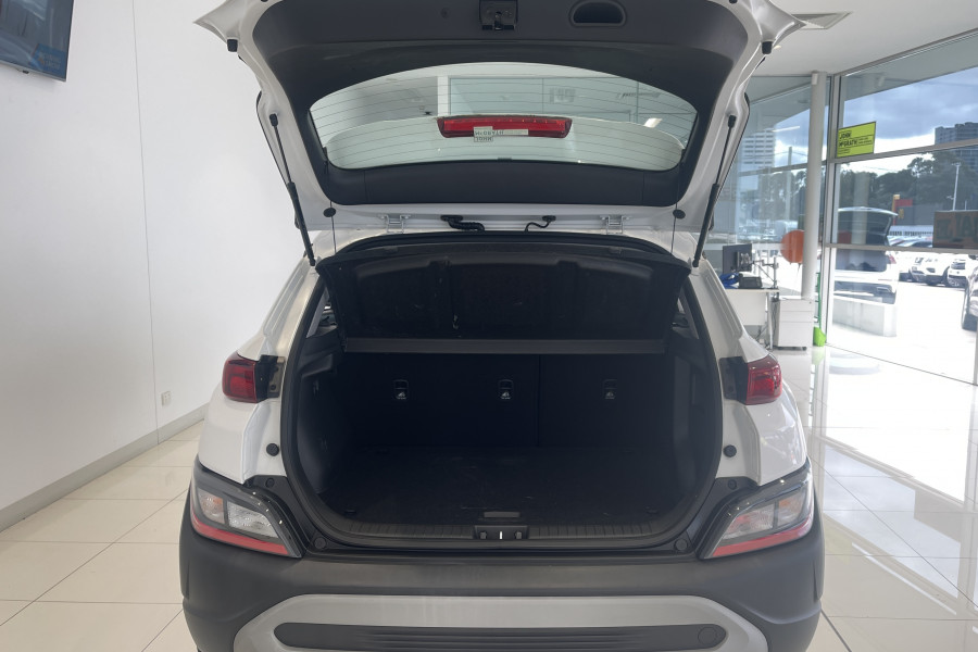 2022 Hyundai KONA OS.V4  SUV Image 8