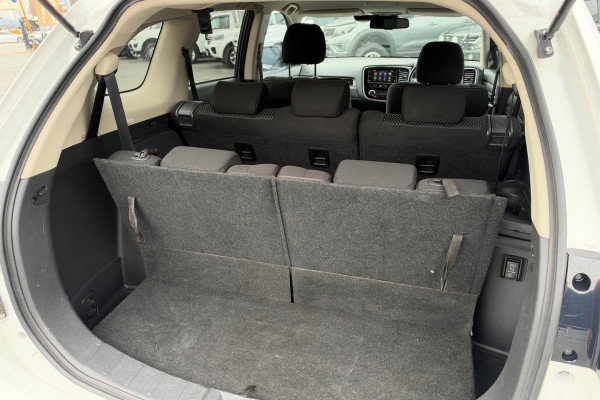 2016 MY17 Mitsubishi Outlander ZK LS Safety Pack SUV Image 25