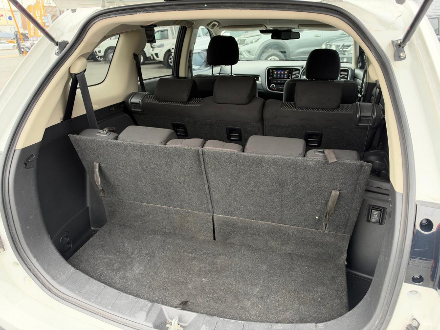 2016 MY17 Mitsubishi Outlander ZK LS Safety Pack SUV Image 25