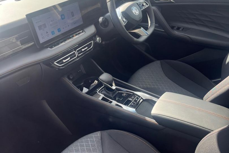 2024 MY24.5 MG HS AS33 Vibe SUV Image 12