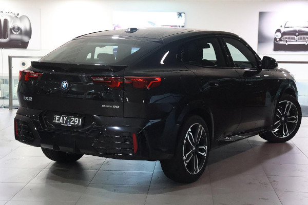 2024 BMW iX2 U10 eDrive20 M Sport SUV image 3