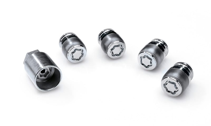 Locking wheel nuts and key 