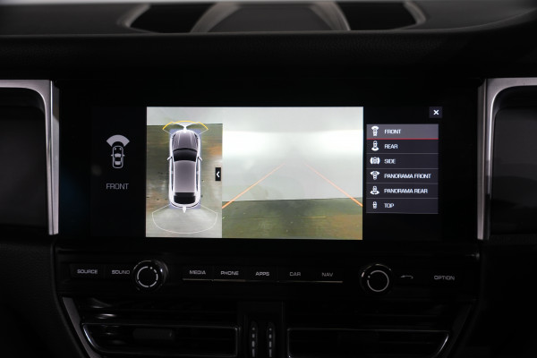 2021 Porsche Macan SUV Image 21