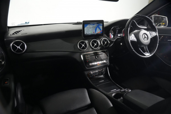 2018 Mercedes-Benz GLA-Class 180 SUV Image 12