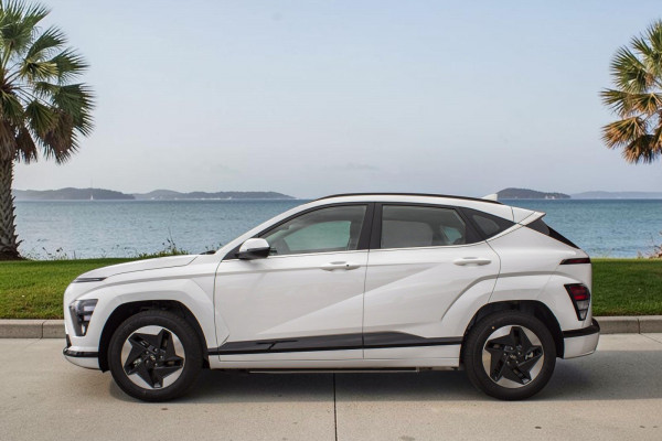 2026 Hyundai KONA SX2.V2  Electric SUV Image 4