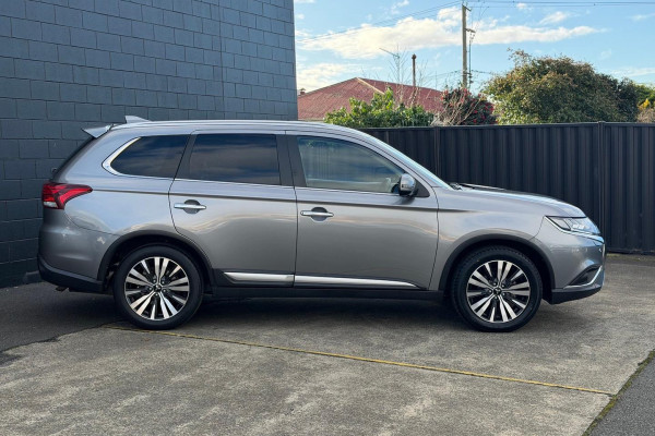 2020 MY21 Mitsubishi Outlander ZL Exceed SUV Image 5
