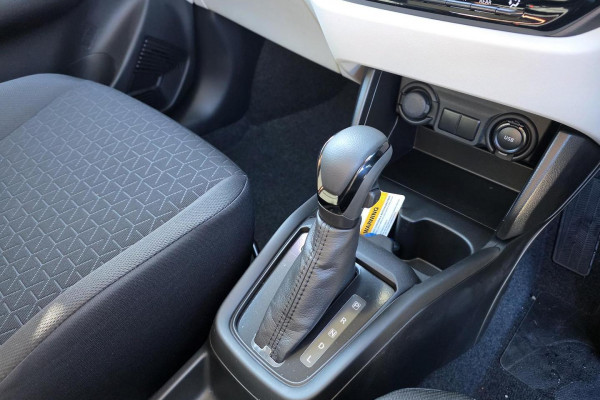 2025 Suzuki Swift UZ Hybrid Hatch Image 21
