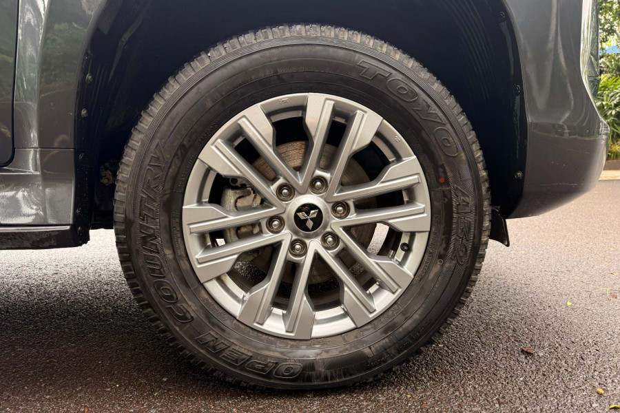 2023 Mitsubishi Pajero Sport QF GLX SUV Image 16