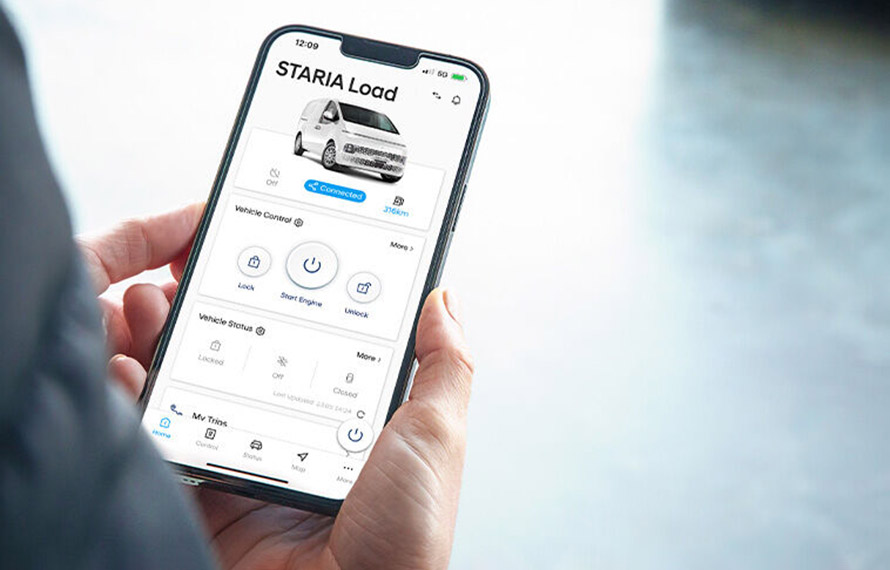Advanced safety tech with BluelinkTM Image