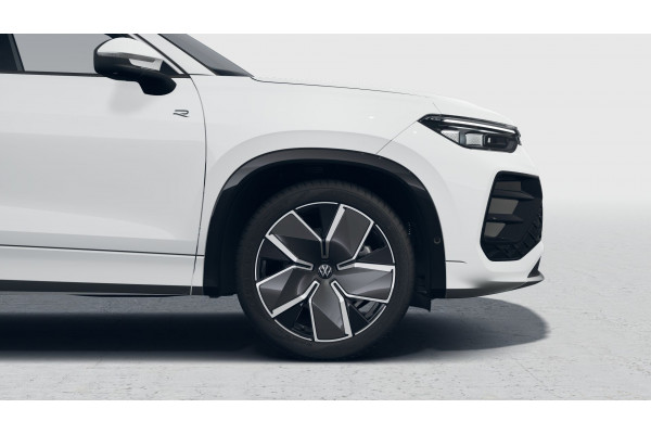 2025 MY26 Volkswagen Tayron R4 195TSI R-Line SUV Image 5