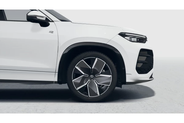 2025 MY26 Volkswagen Tayron R4 195TSI R-Line SUV Image 5