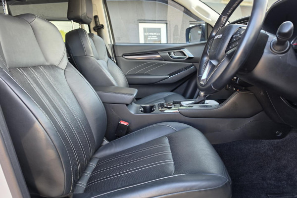 2023 Isuzu MU-X RJ LS-T SUV Image 23