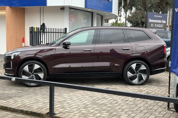 2025 MY26 Volvo EX90  Ultra Twin Motor Performance SUV Image 5