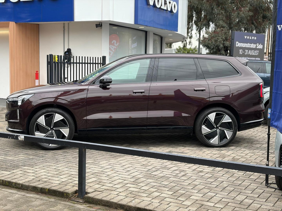 2025 MY26 Volvo EX90  Ultra Twin Motor Performance SUV Image 5