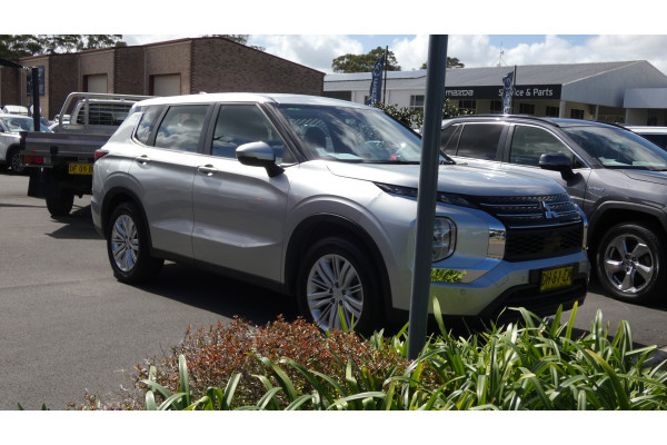 2022 MY22.5 Mitsubishi Outlander ZM MY22.5 ES 7 SEAT 2WD SUV