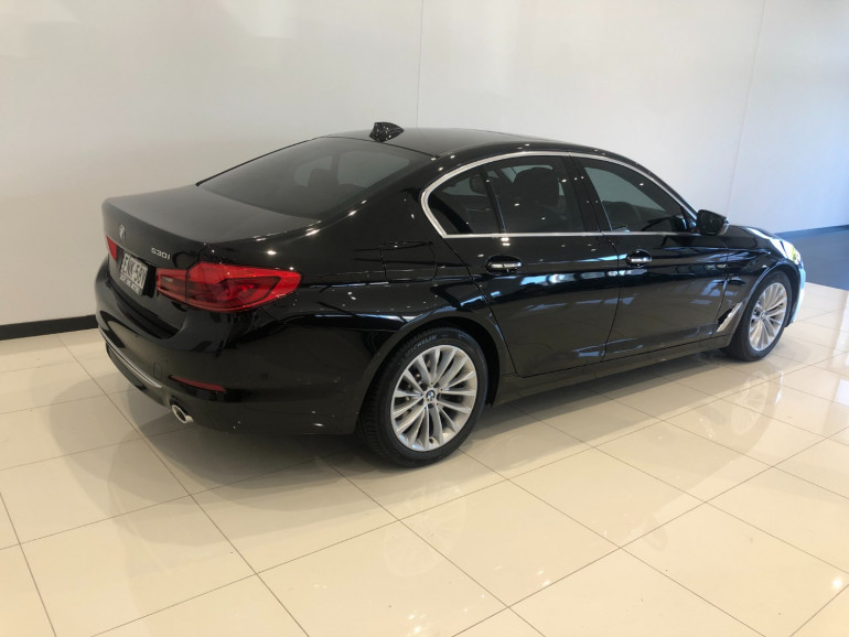 2018 BMW 5 Series G30 Turbo 530i Luxury Line Sedan Image 4