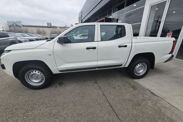 2026 Mitsubishi Triton MV GLX Ute Image 2