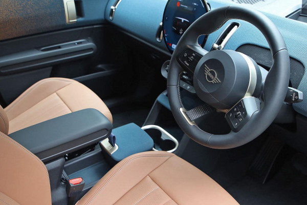 2025 MINI Countryman U25 S Favoured SUV image 5