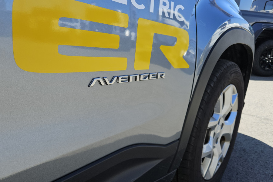 2024 Jeep Avenger JJ Limited SUV Image 10