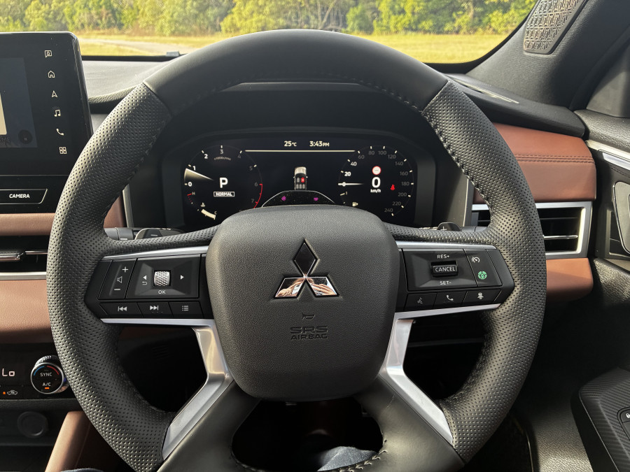 2026 Mitsubishi Outlander ZM Exceed Tourer SUV Image 17