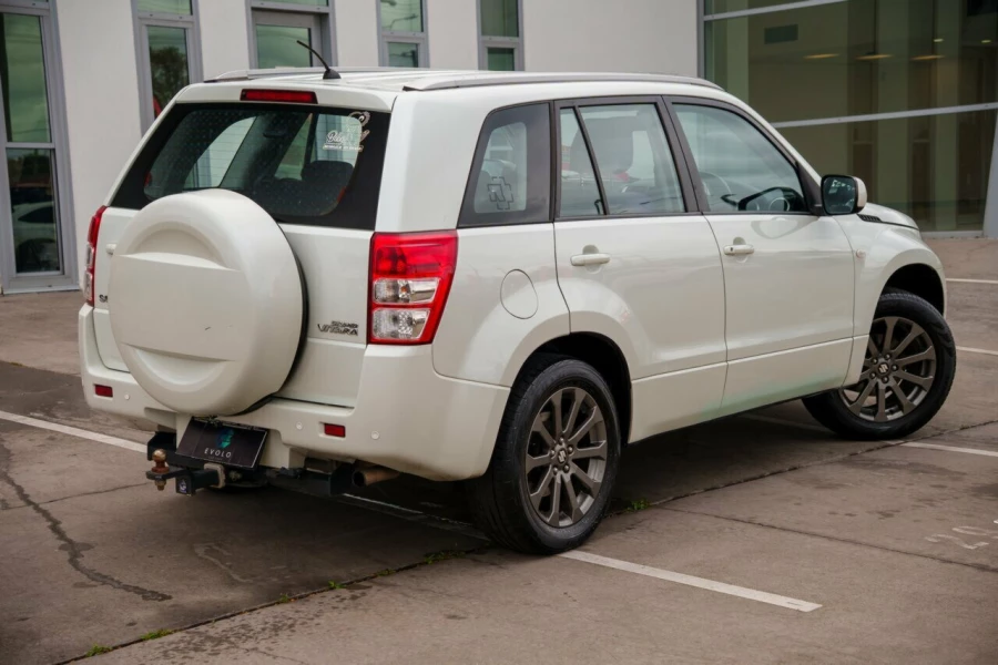 2016 Suzuki Grand Vitara JB Sport Wagon Image 2