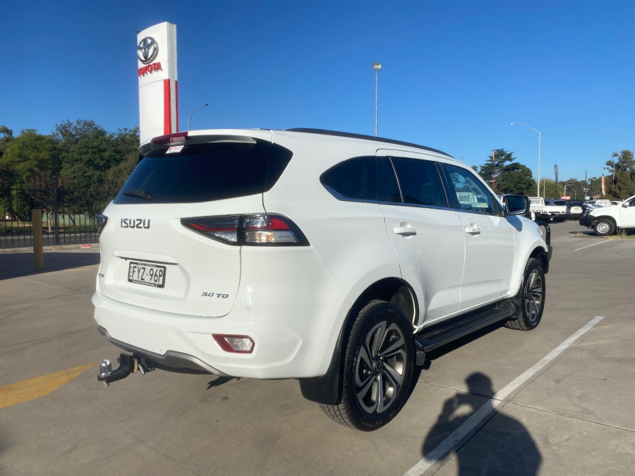 2021 Isuzu MU-X RJ LS-T SUV Image 7