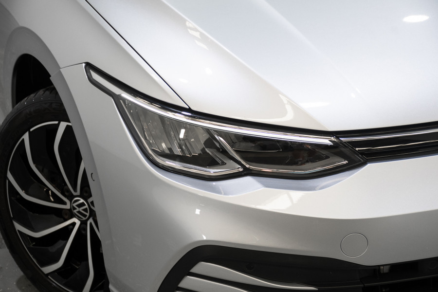 2022 Volkswagen Golf 8 110TSI Life Hatch Image 2