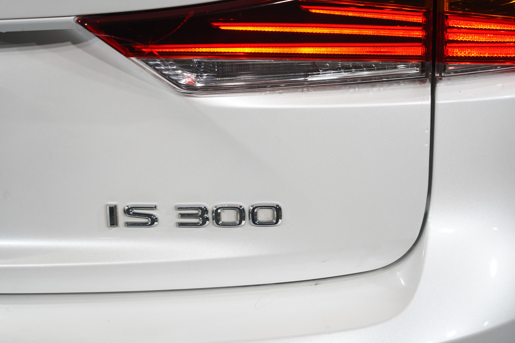 2019 Lexus Is300 Luxury Sedan Image 9