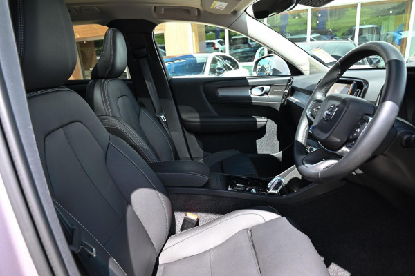 2025 MY26 Volvo XC40 XZ Ultra B4 Bright SUV Image 10