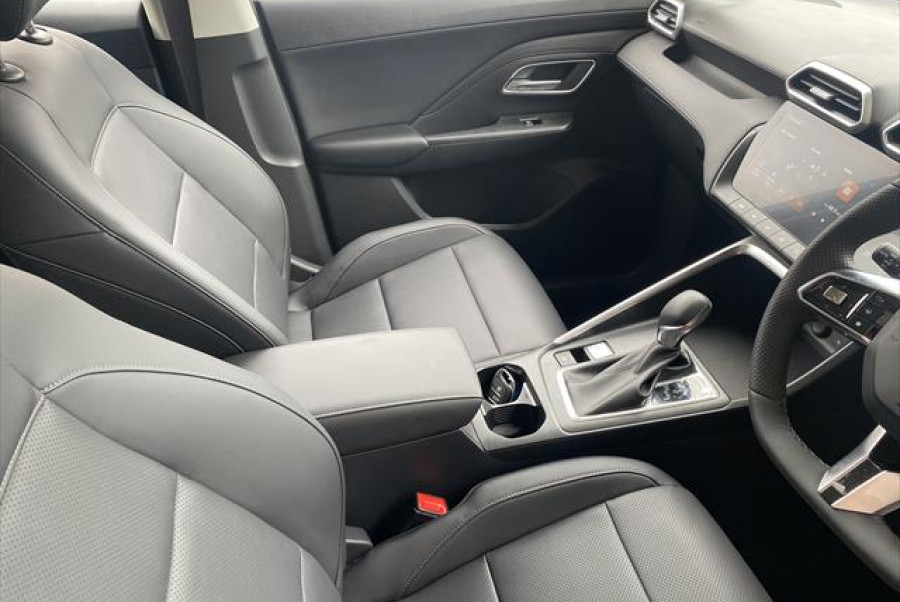 2025 MG ZS ZS32 Essence SUV Image 16