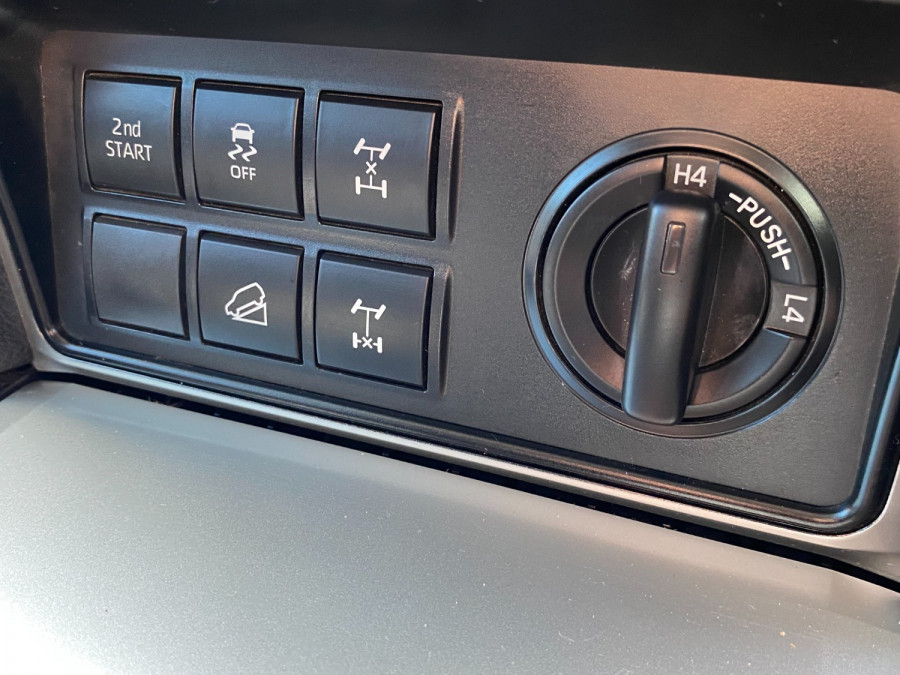 2018 Toyota LandCruiser Prado GDJ150R GXL SUV Image 15