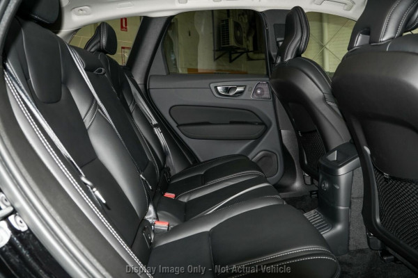 2026 Volvo XC60 UZ Ultra T8 Plug-in Hybrid Dark SUV Image 7