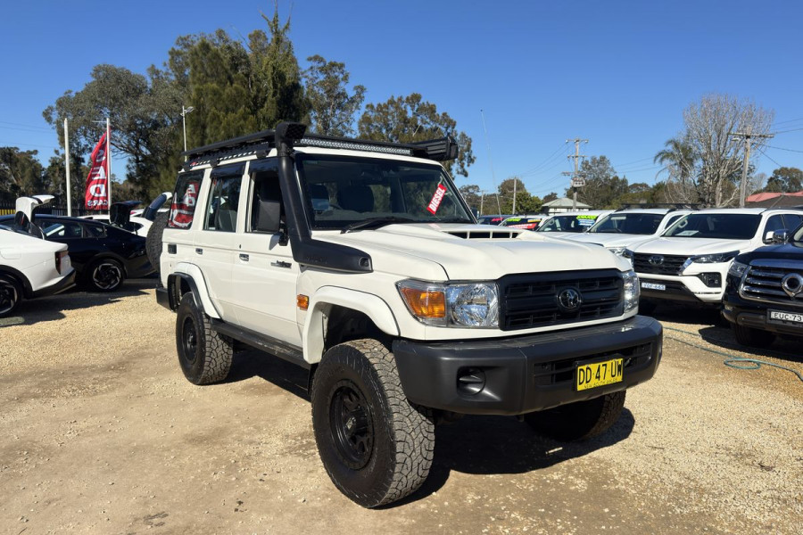 2023 Toyota LandCruiser VDJ76R WorkMate SUV Image 18