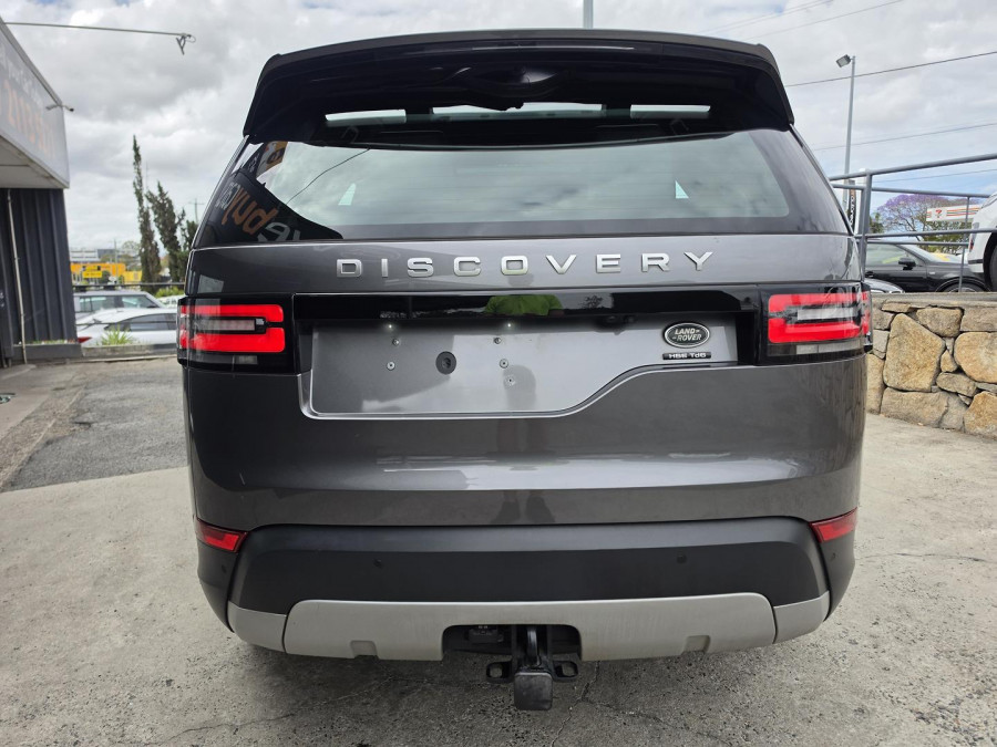 2018 Land Rover Discovery Series 5 HSE Luxury SUV Image 10