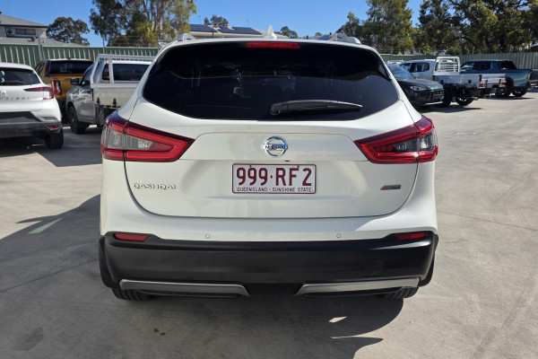 2017 Nissan QASHQAI J11 ST SUV Image 4