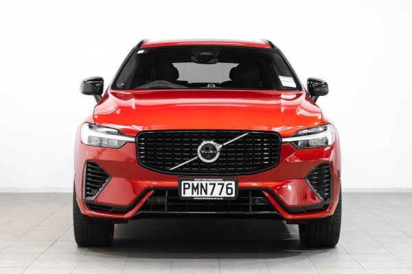 2022 Volvo XC60 UZ T8 Ultimate Recharge Plug in hybrid SUV Image 2