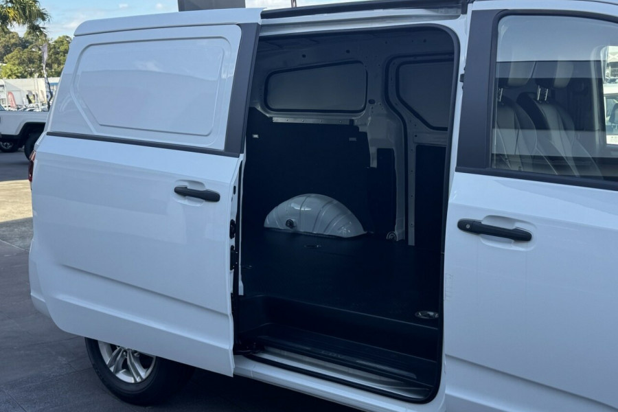 2025 LDV G10 SV7C + Van Image 15