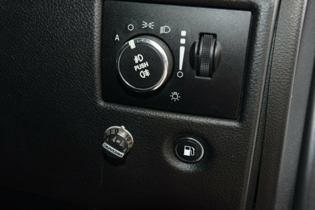 2013 Jeep Grand Cherokee Laredo 4x2 9 of 19