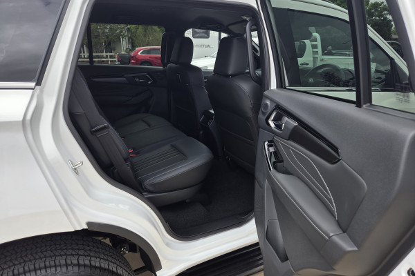 2025 MY25.5 Isuzu MU-X RJ LS-T SUV Image 28
