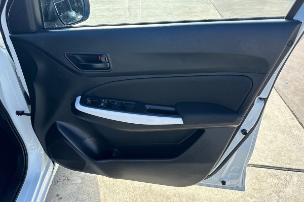 2024 Suzuki Swift AZ Series II GL Plus Hatch Image 5